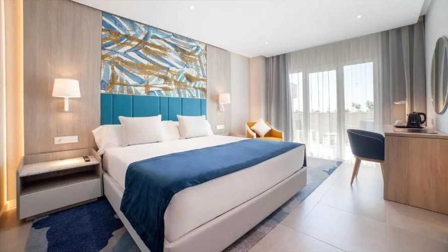 Premium Deluxe Twin room with pool view