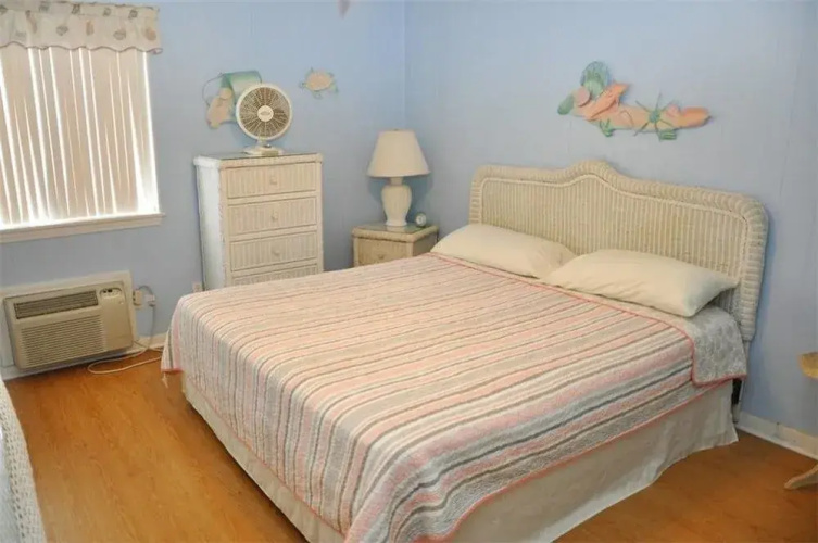 A Place at the Beach 1B - 2 Br condo by RedAwning
