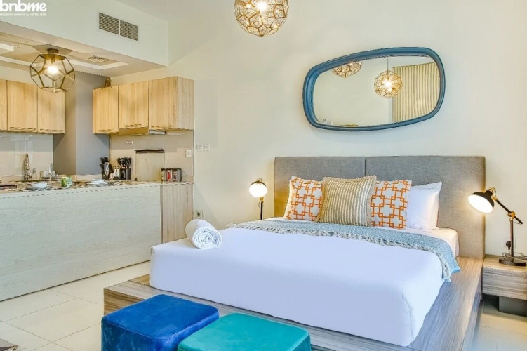 Lake View Luxurious Studio Bnbmehomes