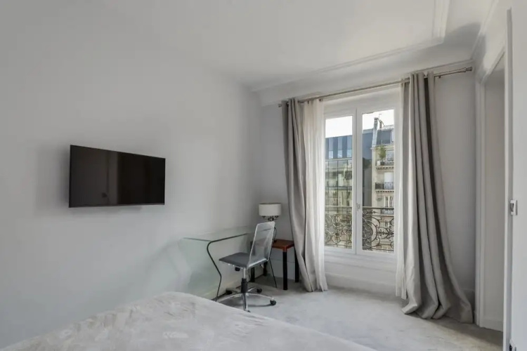 Luxury 4 Bed Residence - Next to Arc de Triomphe
