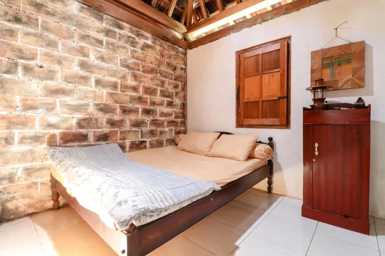 Bed in Dorm (female dorm)