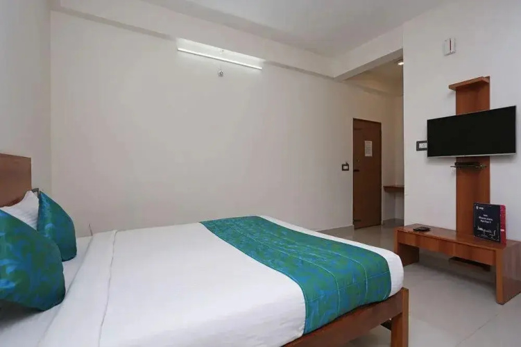 Hotel Le Comforts By OYO Rooms