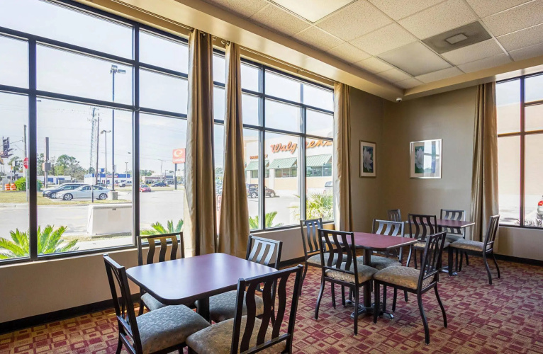 Econo Lodge photo 9