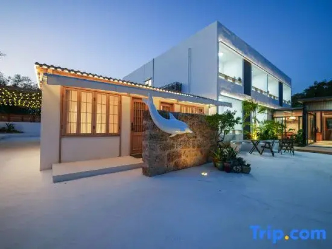 Phoenix · Xiugu Valley Pool Boutique Retreat