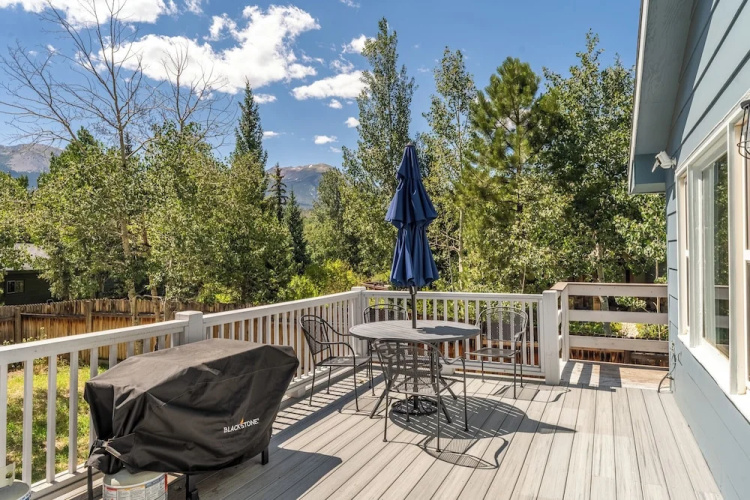 345 Rainbow Court