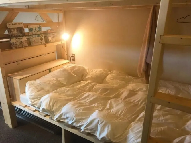 Mad Cat Hostel Osaka & Bar