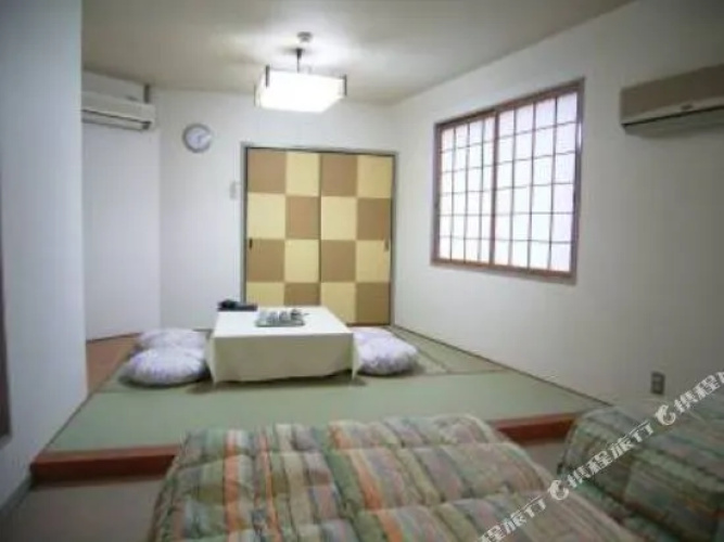 Petit Hotel Yubara Resort