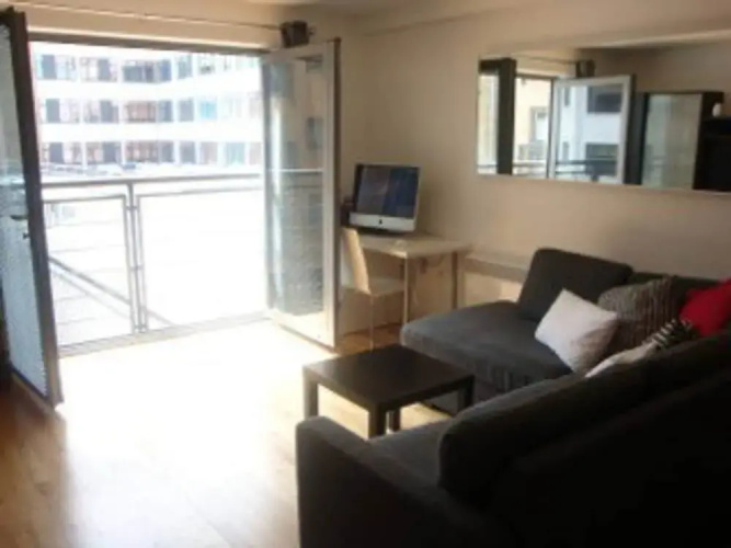 Modern 1 Bedroom Flat