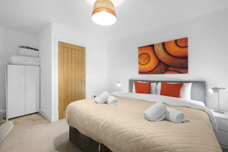Eastons 1 Bedroom Apt. with Sofa Bed
