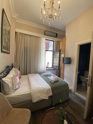 Economy room