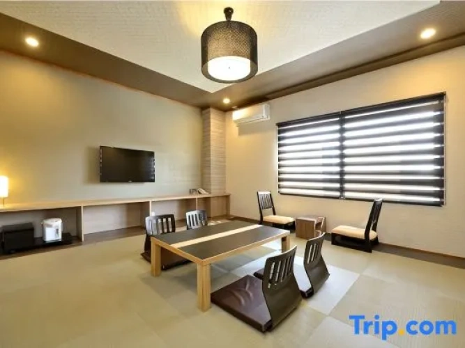Standard Twin room with lake view