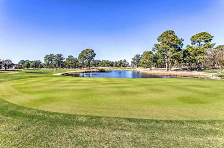 Pool & Golf Course Views: Myrtle Beach Condo