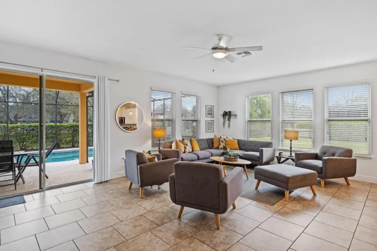 4131 Oaktree Drive