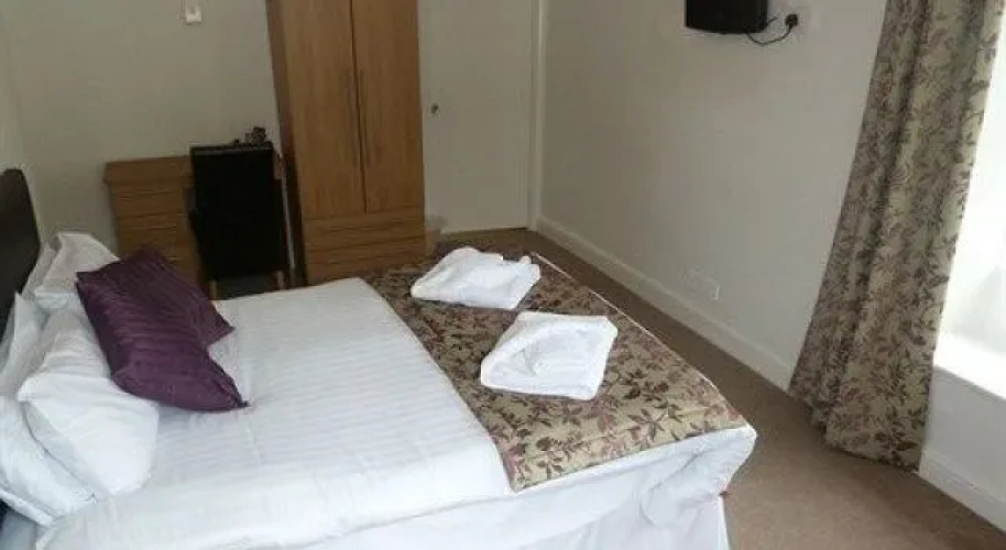 Eliot House Hotel