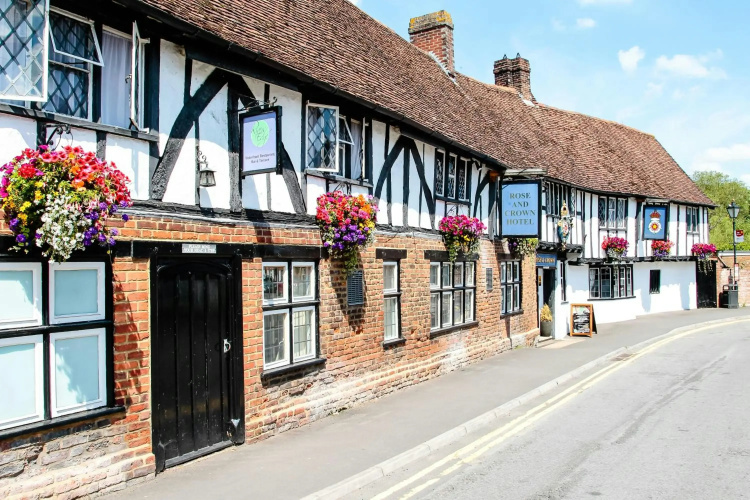 Legacy Rose and Crown Hotel