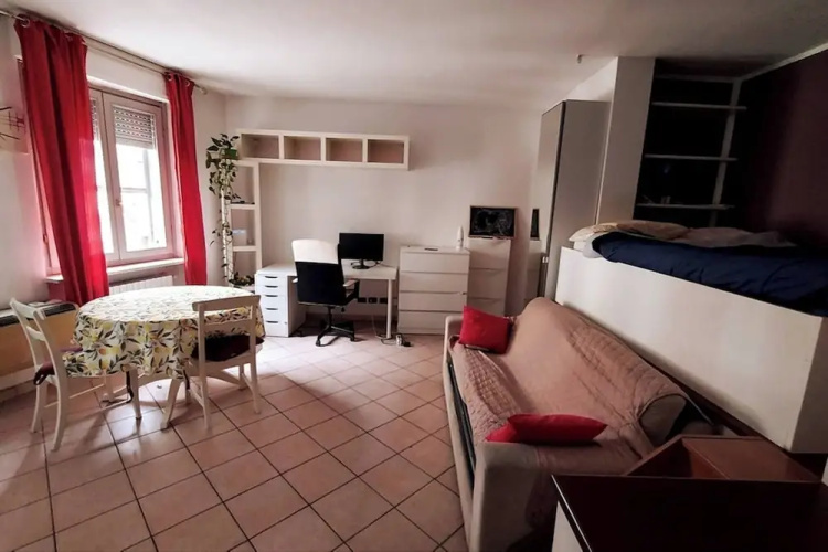 Apartment Near The Metro