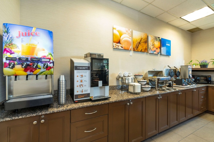 Comfort Inn & Suites Surrey Hotel photo 29