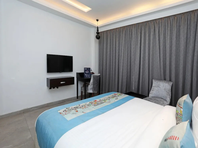 OYO 11071 Hotel Tisya