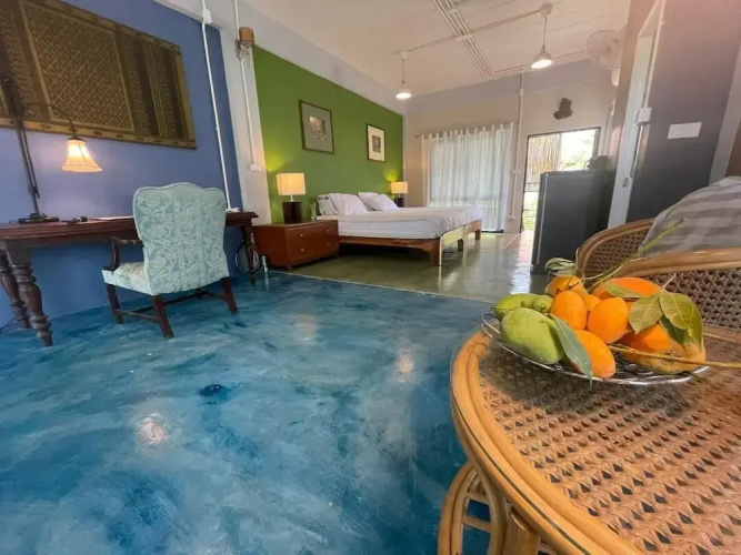 Golden Mango House