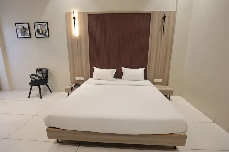 Vaishnav Hotel