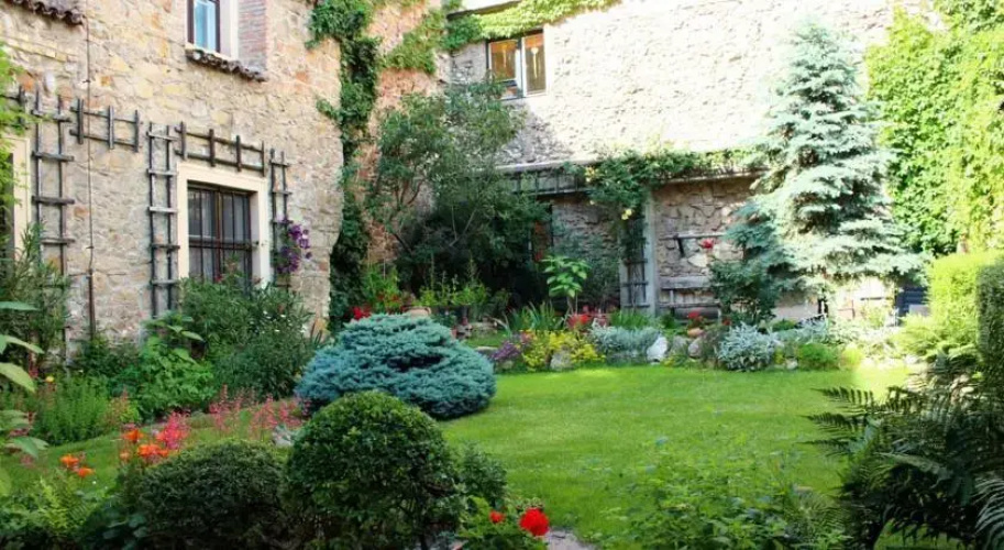 Castle area - Medieval Walls