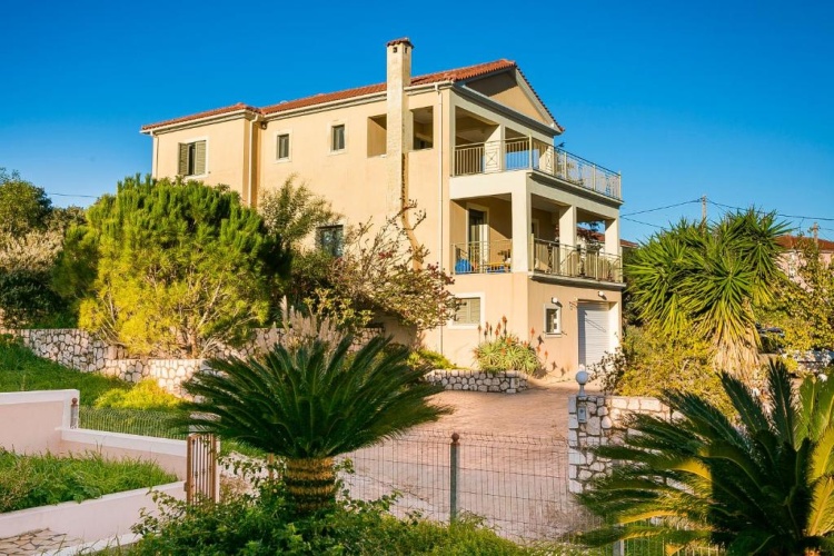 3 Bedrooms Villa