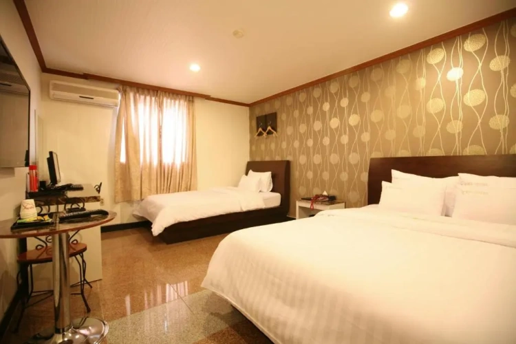 Deluxe Triple room