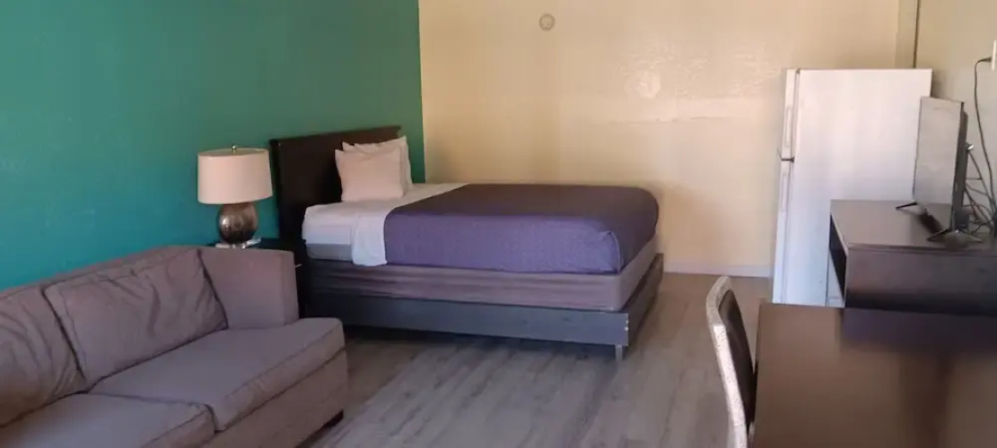 Sunrise Inn & Suites