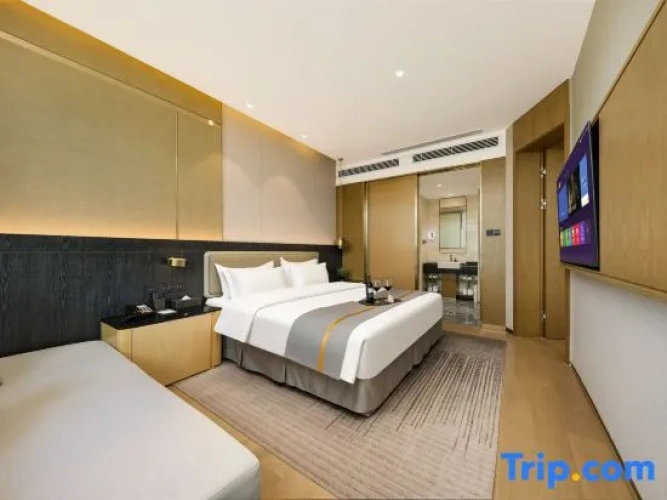 1 Bedroom Superior Family Suite with mountain view