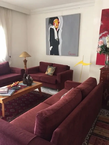 2 Bedrooms Apartment