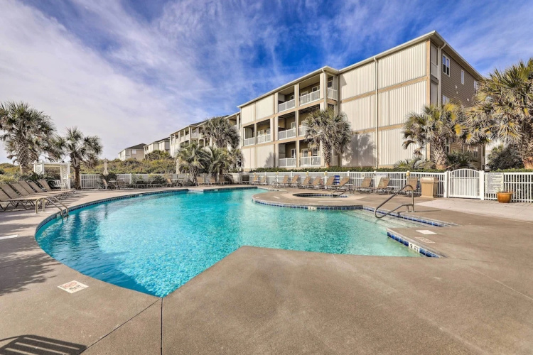 Ocean Club Condo: Spectacular View & Beach Access!