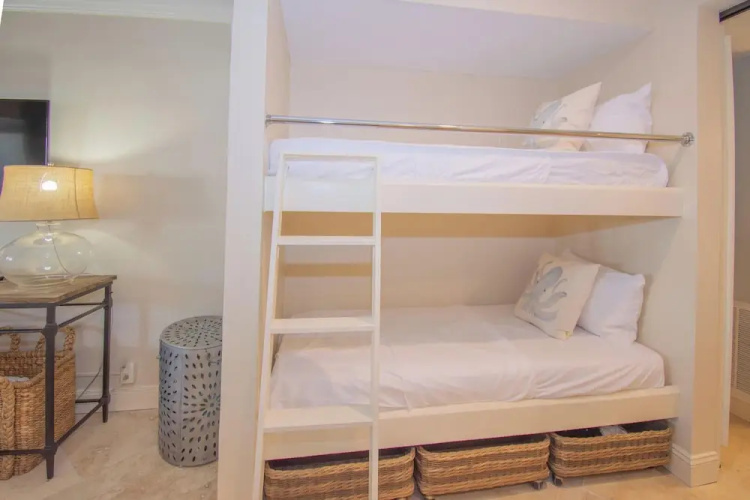 511 Sunsuite - Charming Studio, Sleeps 4