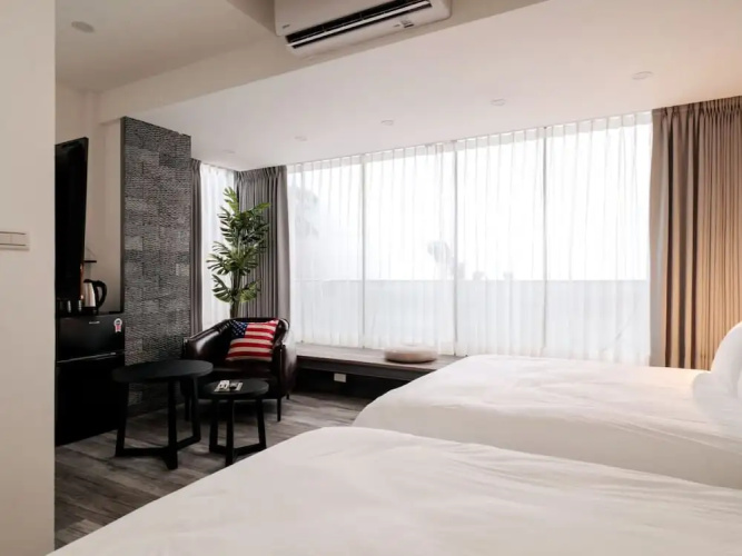 W11 Homestay