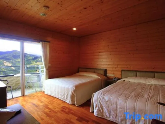 Standard Quadruple room with sunrise view