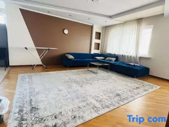 Rujia Apartment