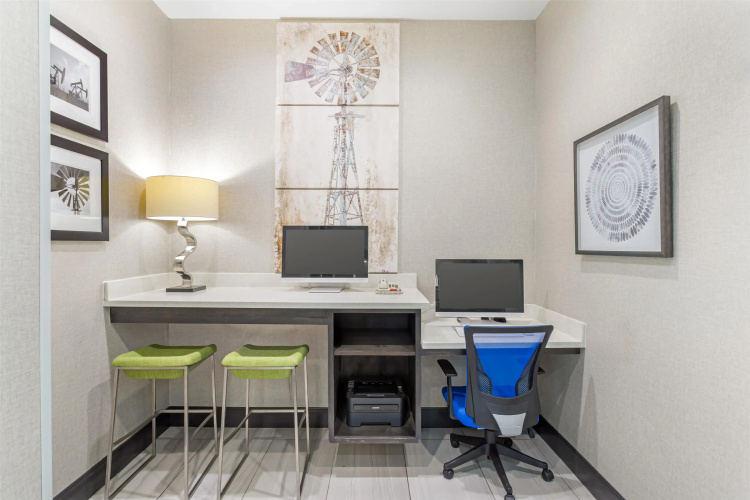 Best Western Plus Waller Hotel