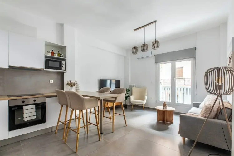 2 Bedrooms Apartment with city view
