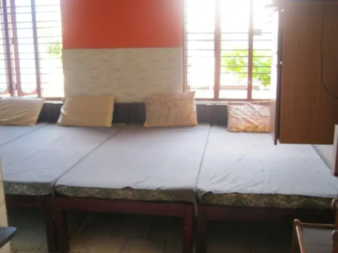 Raj Lodge