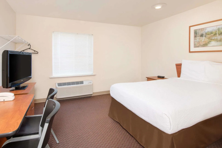 WoodSpring Suites Columbus Fort Benning Bldg. 1