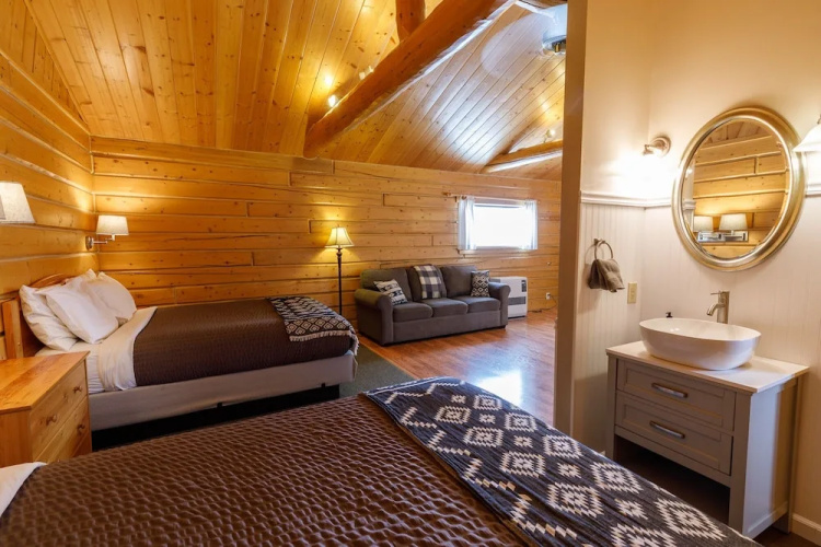 Sheep Mountain Lodge