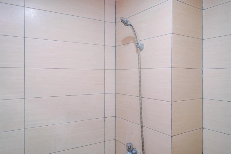 Tranquil Studio Apartment At Margonda Residence 5