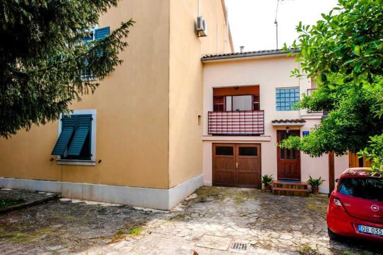 1 Bedroom Basement Apartment