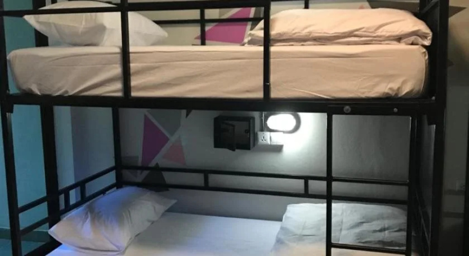 Bodega Phuket Party Hostel - Adults Only