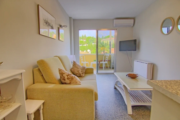 1 Bedroom Apartment with balcony