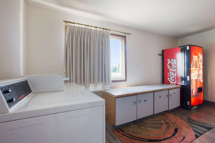 Econo Lodge Inn & Suites Escanaba North