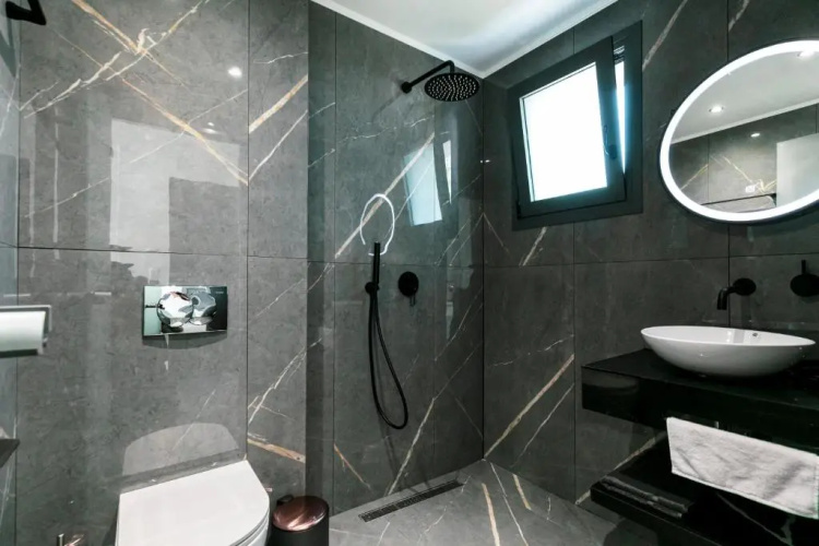 B&D Luxury Suites