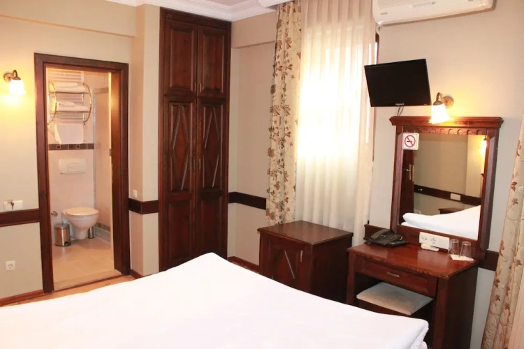 Standard Twin room with city view