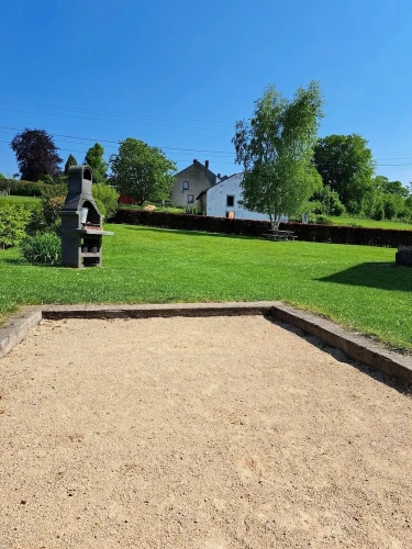 Cottage with garden view