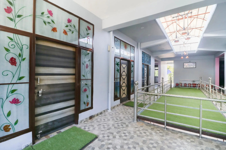 OYO 70053 Ardhya Home Stay