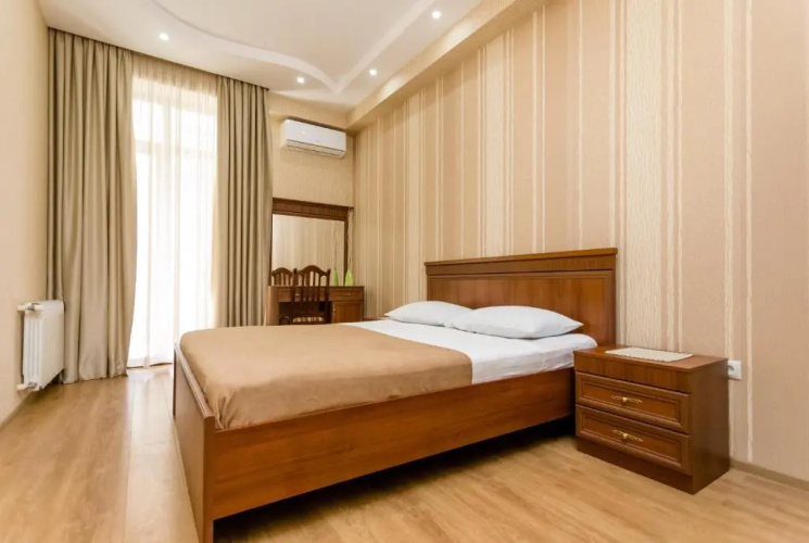 Central Cosy 5BD-5BATH Apartment